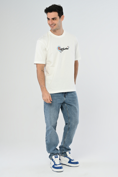Beyaz Be Fearless Yazılı Çiçek Detaylı Oversize Tişört