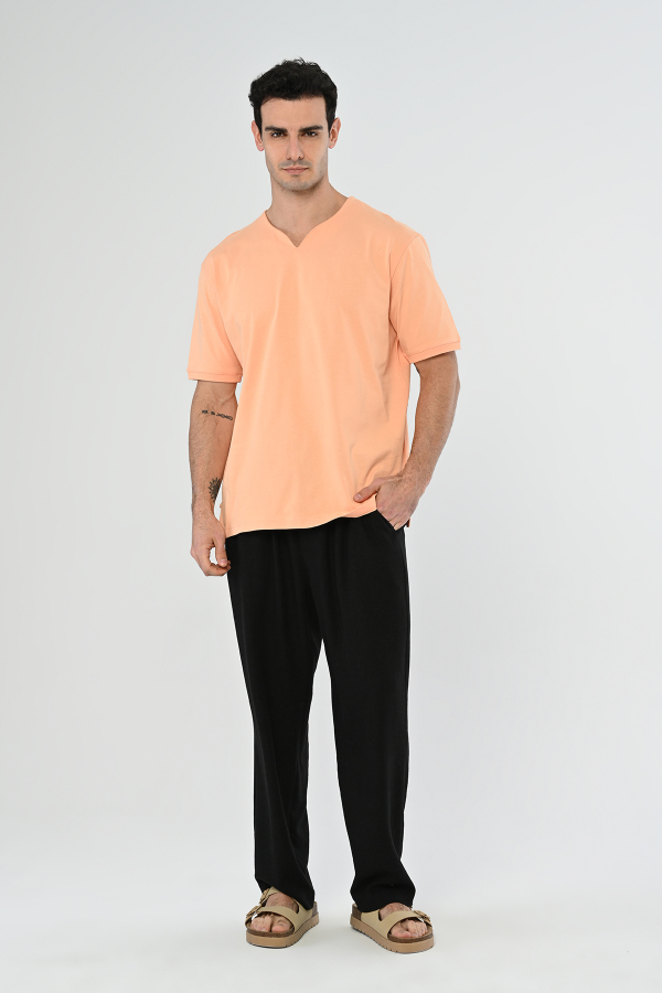 Yavruağzı Yarım V Yaka Oversize Tişört